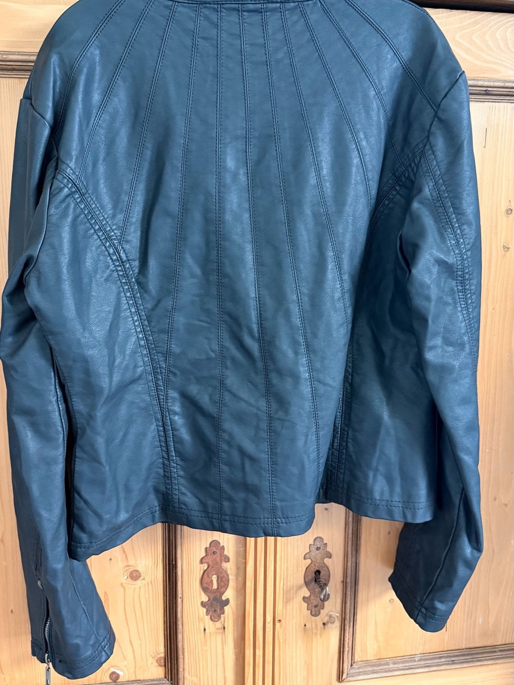 NWOT Johnny Black Leather-Look Zip Front Jacket - Picture 4 of 5
